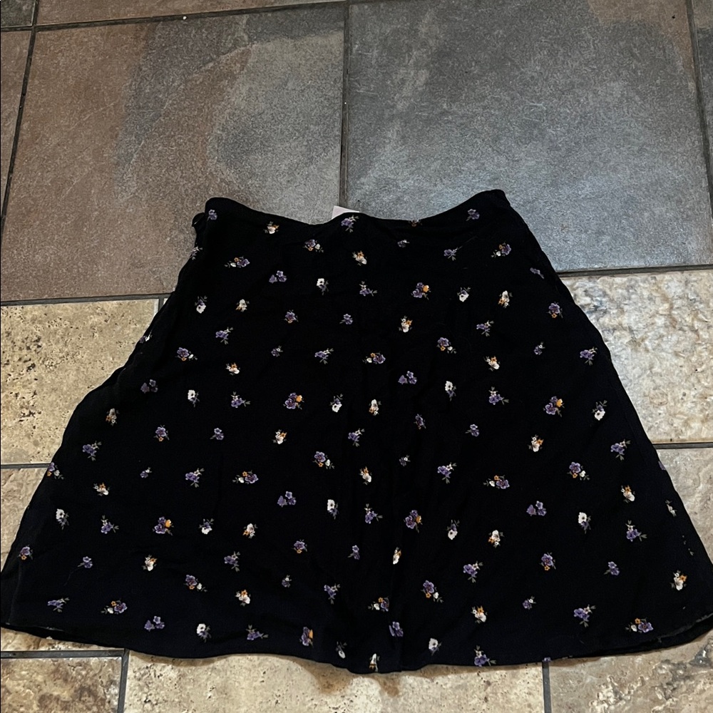 HM Black Skirt with Floral Accents - Picture 3 of 4
